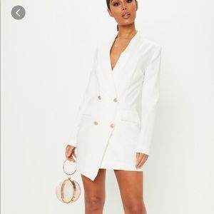 Pretty Little Thing - White Gold Blazer dress- size M